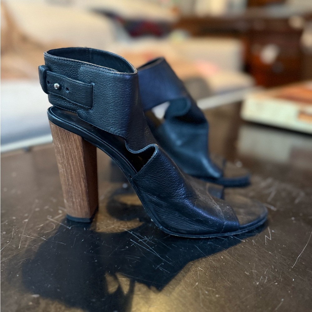 Vince Addie Peep Toe Leather Pump